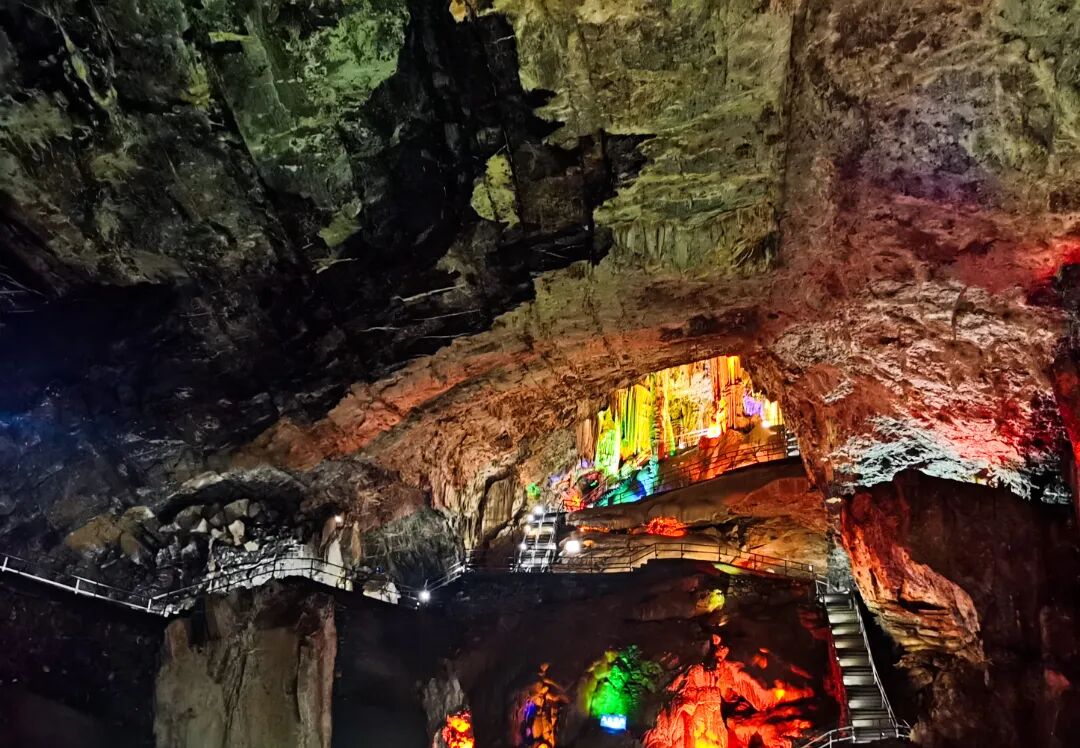 溶洞探险，叹鬼斧神工 4.jpg